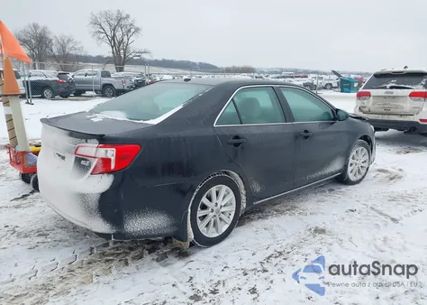 2014 Toyota Camry Xle z USA, uszkodzony, nr VIN 4T1BF1FK5EU801363
